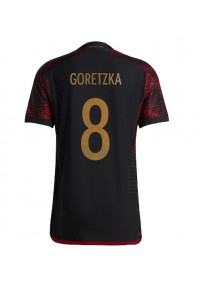 Duitsland Leon Goretzka #8 Voetbaltruitje Uit tenue WK 2022 Korte Mouw